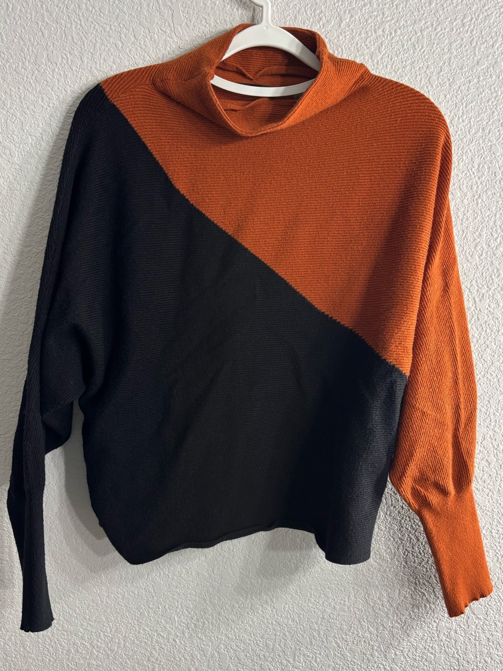T Tahari Color Block Diagonal Cowl Neck Dolman Knit Sweater Woman L